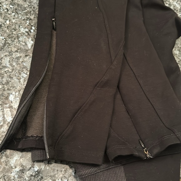 FP Movement black leggings with zip at ankle EUC - Picture 8 of 8